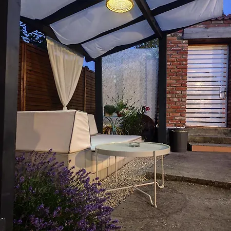 Gasthuis Casa Fara 3*